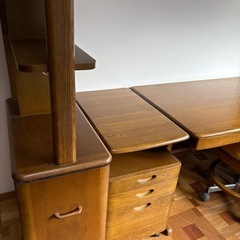 カリモク学習デスクの画像