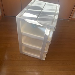 衣装ケースあげます。の画像