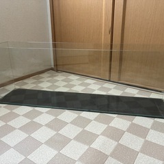 オールガラス水槽　　高さ30センチ　奥行き20センチ　横幅90センチの画像