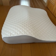 ニトリ 肩・首・背中も支える枕の画像