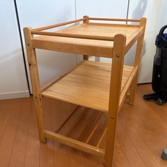 小さめのラック家具の画像