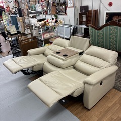 ジモティー限定価格！S174 ⭐ NITORI ニトリ 電動リクライニングソファ ビリーバレザー USEDコンセント付き 幅200cm USED 綺麗 の画像
