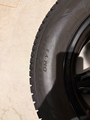 ジムニー スタッドレス 4本セット jb64 ブリザック 4ヶ月走行 4千キロ