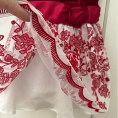 キッズドレス　赤いベルベット刺繍ドレスの画像