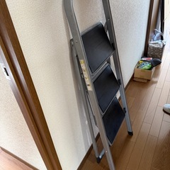 階段式脚立　　安定しています！の画像