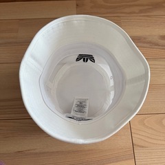 adidas 帽子の画像