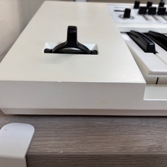 Roland JUNO-DS 61鍵 ホワイト 白 ケース付きの画像