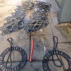 クラウンロイヤルサルーンラジアルタイヤ205/65R15、ホイール共、雪道用スーパータフネットタイヤ装着の画像