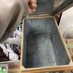 古い茶箱の画像