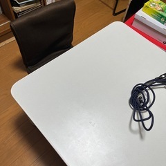 コタツ付きローテーブル、座椅子の画像