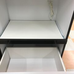 ＼家具＊家電のお店／【ｼﾞｬﾝｸﾞﾙｼﾞｬﾝｸﾞﾙ石川金沢店】キッチンボード ストライプ/ホワイト   W(幅)118×D(奥行き)43×H(高さ)87.5cmの画像