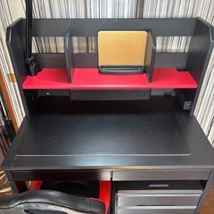 ニトリ　学習机＋椅子＋デスクライト＋ワゴンの画像