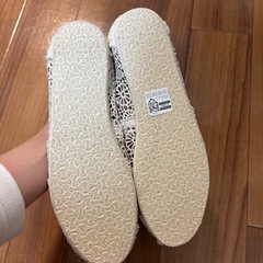 未使用　TOMS トムス スリッポン レース 24.5の画像