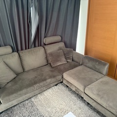 ベルベット調3人掛けカウチソファ ハイバックソファ  LOWYAの画像