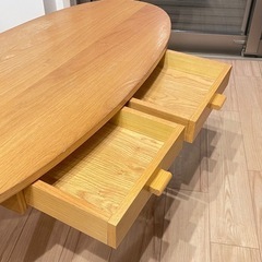 リビングテーブルの画像