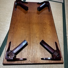 折り畳みテーブルの画像