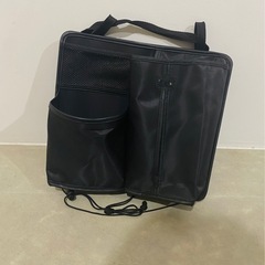 車　バックシート　収納の画像