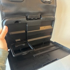 ドリンクホルダートレイ　車内テーブル２つの画像