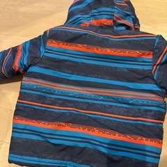 4歳くらいのスノーウエアの画像