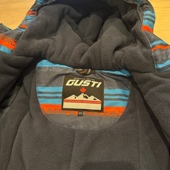 4歳くらいのスノーウエアの画像