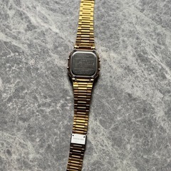 CASIO データバンク 腕時計 光沢のゴールドカラー 美中古 レトロ 腕時計 動作品の画像