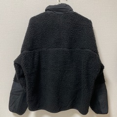 ニューバランス  アウター　Mサイズ　ブラック　黒の画像