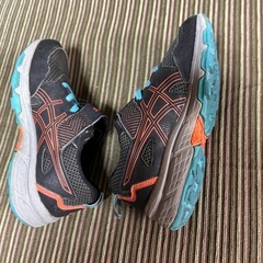 asics  18.5cmの画像