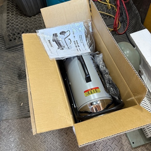 スポットヒーター‼️新古品‼️取説完備‼️早い者勝ち‼️