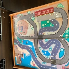 子供、テーブル
の画像