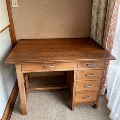 木製デスク　レトロ　の画像