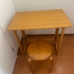 折りたたみデスク椅子付きの画像
