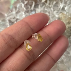 イエローサファイアピアスの画像