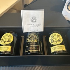 紅茶の茶葉（3缶）の画像