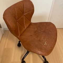 デスクチェア ブラウンの画像