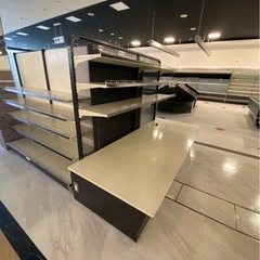 業務用　陳列什器　ゴンドラ什器　陳列棚　大量の画像