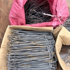 人工芝固定用金属杭 未使用の画像