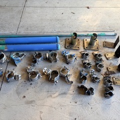 資材　鉄パイプとジョイントの画像