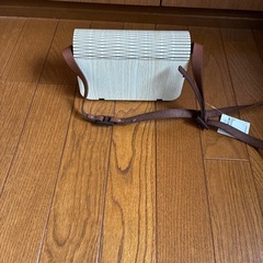 木製ショルダーバッグの画像
