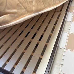 ダブルベッド(マットレス付き)　の画像