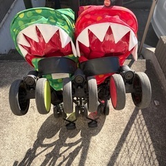 双子用ベビーカーの画像