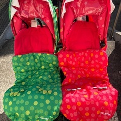 双子用ベビーカーの画像