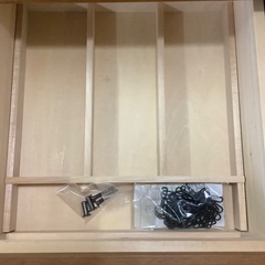 【引き取り限定中古家具】  カリモク家具 食器棚 幅78×奥行45高さ196 (cm)の画像