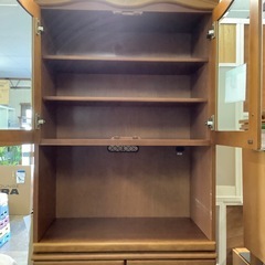 【引き取り限定中古家具】  カリモク家具 食器棚 幅78×奥行45高さ196 (cm)の画像