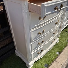 白いチェスト（難あり）の画像