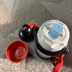 新品　サーモス　真空断熱ボトルの画像