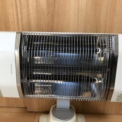 引き取り限定DAIKIN 遠赤外線ヒーター の画像
