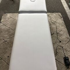 【コンテナ保管】電動リクライニングベッド 有孔 ワールドジェイビー エステベッド 電動昇降 マッサージベッド【安心の3ヶ月保証】🚚自社配送時💳代引き可🚚(現金、クレジット、スマホ決済対応)の画像