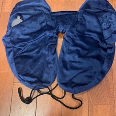 【未使用品】ネックピロー、帽子付き、収納バッグ付きの画像