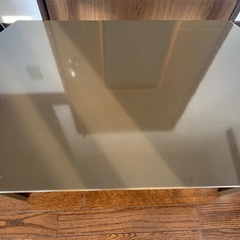 テーブルとテレビ台の画像