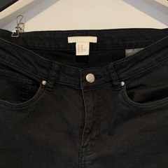 【not対面】H&M 黒　スキニーの画像
